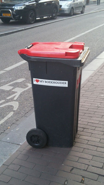 17. www.admin.nl - I love my boekhouder - sticker - Haarlemmerstraat - vuilnisbak - Haarlemmerdijk - Kliko - vullisbak - belastingadviseur - coffeeshop .jpg
